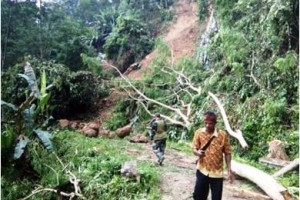 Tebing Longsor di Desa Gunungmanik 